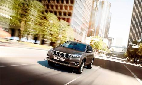 TOYOTA<br>
Ayrıca Toyotanın D segmentindeki başarılı temsilcisi Avensis 4 bin TLye varan indirim ve 54 bin 200 TLden başlayan fiyatlarla Toyota Plazalarda sizleri bekliyor. Toyota Finans ile Avensis sahibi olmak için 9 bin TL peşin 950 TL taksit imkanı sunuluyor.
<br>
Auris ise 6 bin TL peşin ve 650 TLden başlayan cazip ödeme koşulları ile Toyota plazalarda yeni sahiplerini bekliyor. Toyotanın amiral gemisi Avensis, yeni 1.8 Elegant Extra Multidrive S versiyonu ile güç ve konforu birleştirerek D segmentinde iddiasını artırıyor.