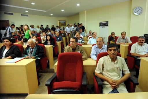 Yargıtay 11. Ceza Dairesi, yasa dışı Dev-Yol örgütünün 27 yıldır devam eden davada, 21 sanık hakkında verilen mahkumiyet kararlarına bozdu. 27 yıl sonra gelen tahliye sevinç çığlıkları attırdı