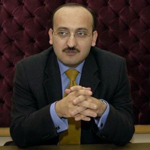Yalçın Akdoğan: Başbakanın konuşmalarını hazırlayan, vakanüvisti ve başdanışmanı Akdoğan, Muhafazakar Demokrasi kavramının da mucidi. Yasin Doğan mahlasıyla Yeni Şafakta yazılar yazan Akdoğan, Ankara birinci bölge altıncı sıradan aday. Siyaset Bilimi doçenti olan Akdoğan son dönemde Demokratik Açılım üzerine yaptığı çalışmaları ve yazılarıyla dikkat çekmişti.
