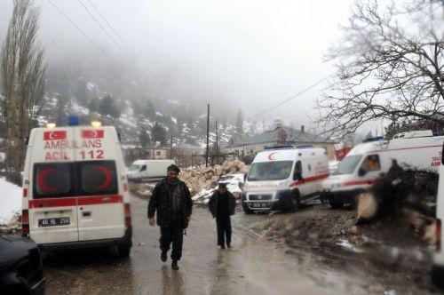 BBP lideri Yazıcıoğlu'nu taşırken düşen hekikoptere ulaşma çabaları aralıksız sürüyor. Helikopter için adeta bir ordu seferber edildi