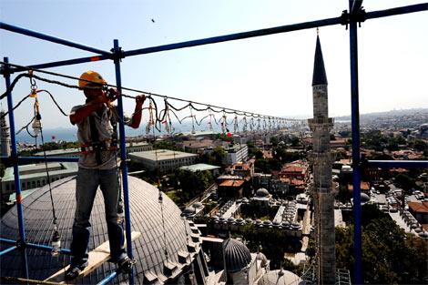 Ramazan gecelerini aydınlığı: Mahya