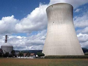 İSRAİL TEPKİLİ
İran, Türkiye ve Brezilya'nın ortak girişimiyle 1200 kilogram uranyumun Türkiye'de takas edilmesi kararı İsrail'i kızdırdı. İsrail, Tahran'ın Türkiye ve Brezilya'yı aldattığını öne sürdü.
İsrail Radyosu'na konuşan ve adının saklı tutulmasını isteyen üst düzey bir İsrailli yetkili, İsrail, az zenginleştirilmiş uranyumun Türkiye topraklarında zenginleştirilmiş uranyumla takas edilmesini kabul ettiğini söyleyerek Türkiye ve İsrail'i kandırdı" dedi.