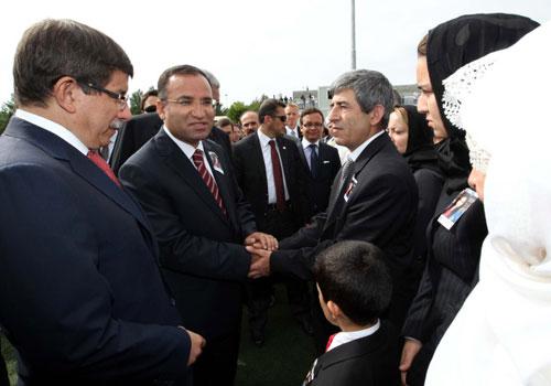 Norveç'in Ütoya şehrindeki saldırıda ölen Türk kızı Gizem Doğan'ın cenaze töreni, izdiham nedeniyle Trondheim'daki Türk camiine yakın statta gerçekleştirildi.