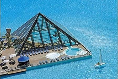 Sıcaklığı 26° C, 250.000 m3 temizlenmiş ve filtrelenmiş deniz suyu. Maliyeti 1.34 milyar euro...