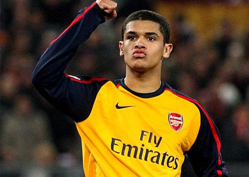 DENİLSON NEVES; 22 yaşında, Arsenal, Orta saha, öldürücü hücum gücüne sahip Brezilyalı.