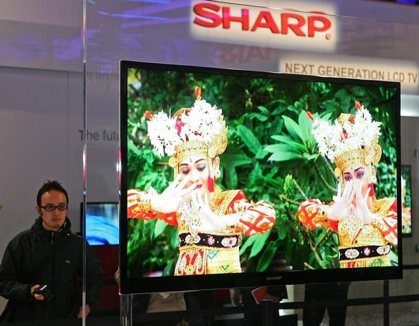 SHARP - Dünyanın ünlü Japon markalarından biri olan ünlü LCD TV devi Sharp, ismini "Ever-Sharp" isimli kalemden alıyor. 1925 yılında tüketici elektroniği pazarına giren Sharp, o yıllarda Japonya'nın ilk kristal radyo üreticilerinden biriydi.