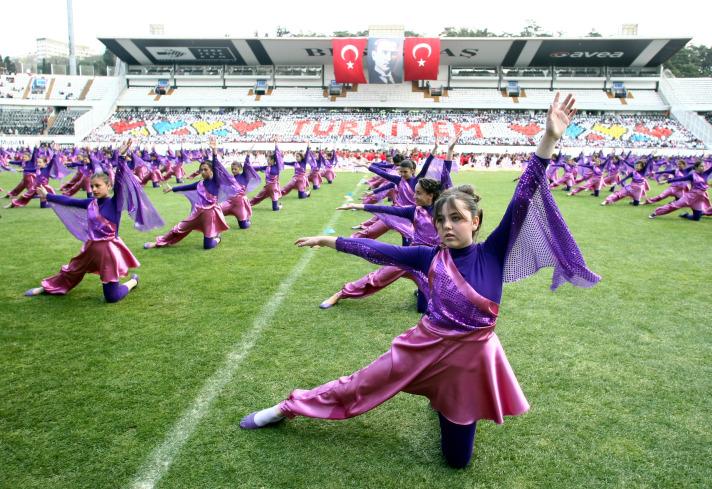 İstanbul'da 23 Nisan Ulusal Egemenlik ve Çocuk Bayramı çeşitli etkinliklerle kutlandı.