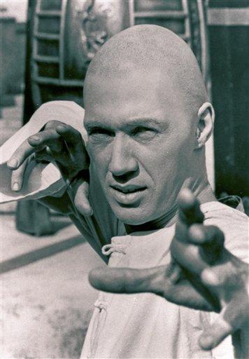 Ünlü Amerikalı oyuncu David Carradine, Tayland'ın başkenti Bangkok'ta ölü bulundu.