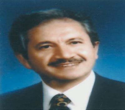 Çek alan kişi, çek verenin mali durumunu görebilmeli<br><br>
<strong> ZEKİ SAYIN / BANKALAR VE FİNANS KURULUŞLARI MESLEK KOMİTESİ: </strong> Komitemize leasingle ilgili bir husus gelmişti. Yönetim Kurulu bunun üzerinde ciddi bir şekilde durdu. Bir noktaya kadar geldik. Sorunlardan biri, finans kurumlarının vermiş olduğu hizmet karşılığında, aldıkları paraların yüksek olduğu. Doğrudur, finans kurumları önce kredilerden çok kâr ediyorlardı. Kredi kârları azalınca, şimdi hepsi hizmete yöneldi, rakamlar da yükseldi. Kredi için herkes işlem yaptığı bankasını seçmeli. Diğer bir husus çek yasasıyla ilgili. Burada finans kurumlarının da noksanlıkları var. Bir banka şubesinin size çek verebilmesi için, sizin çok güzel istihbaratınızı yapması lazım. Banka çek verdiyse ve o çek açığa yazılmışsa, o banka şubesi müdürünü de sorumlu tutmak lazım.
Hapis, meseleyi halleder mi? Etmez. Ceza halleder mi? Etmez. Dolayısıyla çeki alan kişinin de, çek veren kişinin durumunu bilgisayardan rahatlıkla görmesi lazım ama göremiyor. Bankalar bunu görüyor.