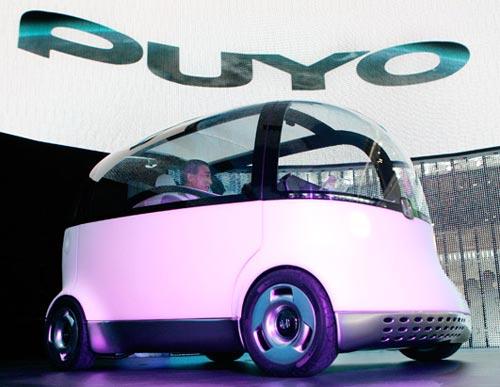 Oto devi olan Honda Motorun ürettiği PUYO. Bu küçük araba ultra yüksek verim sunuyor ayrıca yakıt hücresi teknolojisini içeriyor.