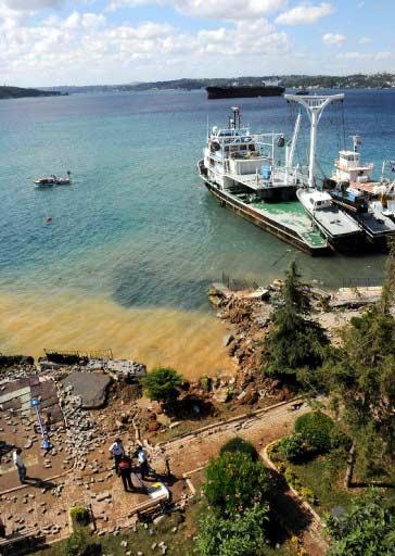İstanbul Boğazı'nda tanker dehşeti yaşandı. Tankerin boş olması faciayı önledi.
