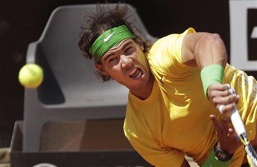 Erkeklerde dünya 1 numarası ve Roma'da geçen yılın şampiyonu İspanyol raket Rafael Nadal, Hırvat Marin Cilic'i 6-1 ve 6-3'lük iki setle 2-0 yenerek, adını yarı finale yazdırdı.