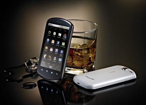 Android 2.2 (Froyo) işletim sistemi bulunan X5, 3.8 inçlik 800 x 480 piksel çözünürlüğünde ekrana sahip. Cihaz, 5 megapiksellik kamera barındırıyor.