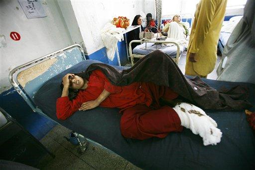 Pakistan ordusunun Taliban militanlarına yönelik saldırıları sürerken bölgeyi terk eden 500 bin kişiyi aşkın sivil zor şartlarda hayatta kalma mücadelesi veriyor.