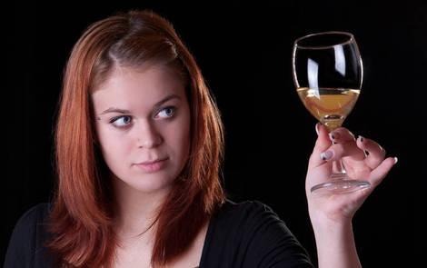<p><strong>Usta sommelier (şarap garsonu)</strong></p>
<p>Üst düzey restoranlarda kalifiye şarap garsonların müşterilerin yemeklerine en uygun olan şarabı seçmesi karşılığında 80 ila 160 bin doları bir yılda kazanıyorlar.</p>