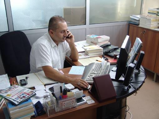 Moral Kitap Kulübü bunun yanında ilgi alanlarınızda ve ilgilendiğiniz yazarların yeni kitapları çıktığında sizi bilgilendirmeyi de ihmal etmiyor...