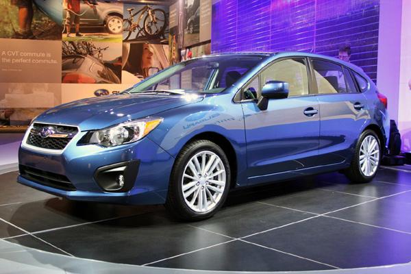 <p><strong>SUBARU</strong> 2012’de daha düşük motor hacmine sahip ürünlere konsantre olacak. XV modelini Ocak ayında satışa sunacak.</p>
