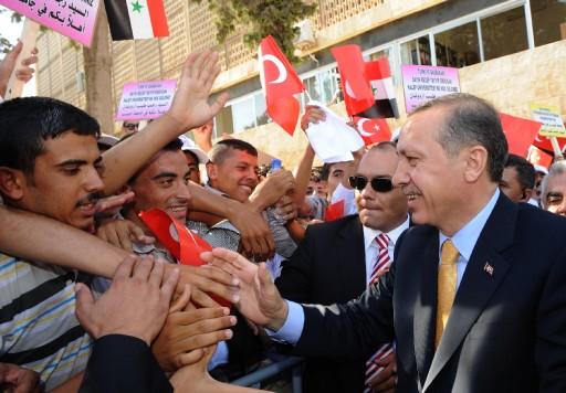 Başbakan Recep Tayyip Erdoğan, Suriye'de Devlet Başkanı Beşar Esad ile görüştü, Halep Üniversitesi'nden fahri doktora ünvanı aldı ve sevgi seline maruz kaldı
