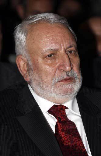 Milli sinemanın öncü ismi, Devlet Üstün Hizmet Madalyası sahibi yönetmen Yücel Çakmaklı hayatını kaybetti.