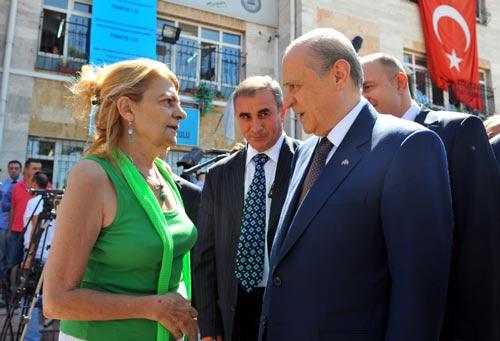 Milliyetçi Hareket Partisi (MHP) Genel Başkanı Devlet Bahçeli, halkoylamasının 2011 ve sonrası için Türkiye'nin geleceğinin belirlenmesinde dönüm noktası olacağını söyledi.