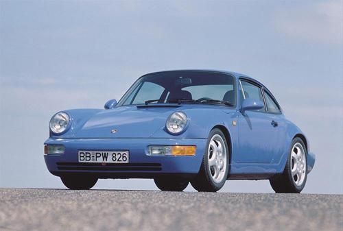 Porsche 911 RS (964). Avrupa'da beş yıl önce 45,000 avroya el değiştiren modelin iyi durumda olanları 120,000 avro olabiliyor.