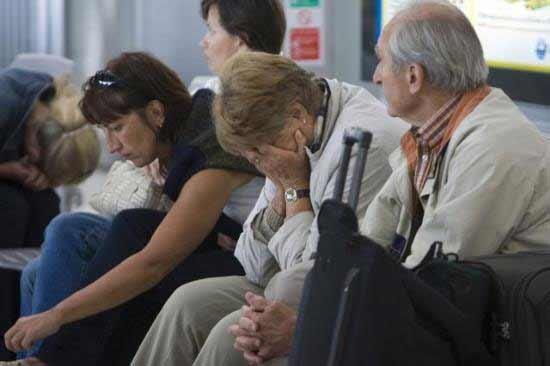 Tayland'ın başkenti Bangkok'ta havaalanını göstericiler işgal etti