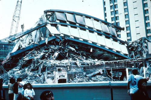 <strong>Mexico City Depremi</strong><br><br>
19 Eylül 1985'te Meksika'da gerçekeleşen deprem 8.0 şiddetindeydi.