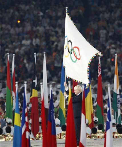 29. Yaz Olimpiyat Oyunları, ''Kuş Yuvası'' olarak adlandırılan 90 bin kişilik Ulusal Stat'ta düzenlenen görkemli bir törenle sona erdi.