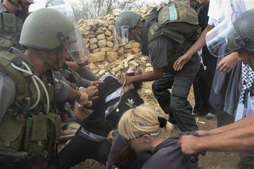 İsrail ordu sözcülüğü, öldürülen iki Hamas militanının 31 Ağustos'ta Batı Şeria'da, Kiryat Arba yerleşimi yakınında 4 Yahudi yerleşimcinin öldürülmesinden sorumlu olduklarını duyurmuştu.