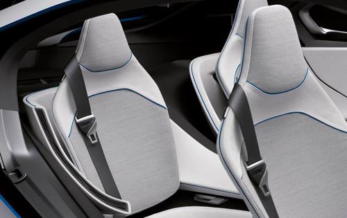 BMW'nin 17 Eylül'de Almanya'daki Uluslararası Otomobil Fuarı'nda görücüye çıkartacağı sır gibi sakladığı çevreci spor modeli ilk kez görüntülendi.