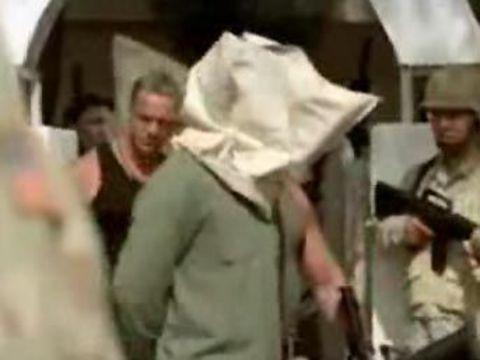 Ardından Türk-Amerikan ilişkilerini derinden yaralayan "çuval olayı" meydana geliyor. 4 Temmuz 2003 tarihinde. Yani ilk olaydan yaklaşık 2,5 ay sonra. Süleymaniye'deki Türk karargahında görevli bir binbaşı komutasındaki 11 Türk özel harekatçı ve Türkmen mihmandar, Amerikan 173. Hava İndirme Tugayı'na bağlı askerler ve peşmergelerin baskınına uğruyor. Baskın sırasında Türk askerleri gelenleri önceden görüyor. Ancak Amerikalılar daha önce de o binaya birkaç kez "kahve içmeye" geldiği için bunun bir saldırı olduğuna ihtimal verilmiyor. Ta ki, Amerikan askerleri teslim olmalarını söyleyene kadar.