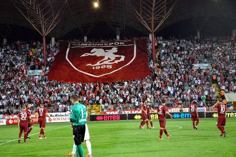 <p><strong><span style="text-decoration: underline;"><span style="color: #ff0000;">SAMSUNSPOR </span></span></strong>- <strong>KOLTUK SAYISI:</strong> 1498 <strong>BÖLÜM:</strong> ŞEHİR TARAFI VE BELEDİYE EVLERİ TARAFI KALE ARKALARI AİLE TRİBÜNÜ</p>