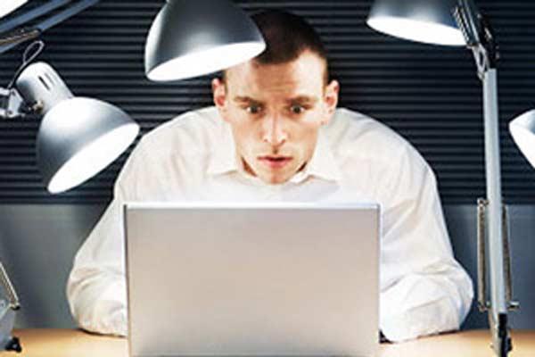 Gerçek hayatta olduğu gibi, internet ortamında da tanımadıklarınızı arkadaş edinmeyin.