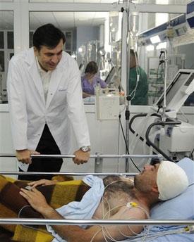 Gürcistan Cumhurbaşkanı Mihail Saakaşvili Gori'de korku dolu anlar yaşadı.