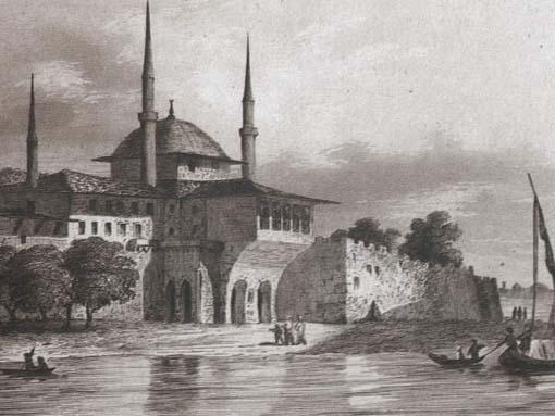 İNCİLİ KÖŞK >>> 16. yy Devlet adamlarından Sinan Paşa tarafından yaptırılan Sarayburnu'ndaki İncili Köşk, bugün hala kullanılmakta olan Sepetçiler Kasrı'nın benzeri bir yapıya sahipmiş. Klasik Dönem yapısı olan İncili Köşk, günümüzde de mevcut olan bir altyapı üzerine oturuyor. Rumeli demiryolu hattının Sirkeciye uzatılması sırasında yıkılıyor. Yıkılmasıyla birlikte İstanbul eşsiz köşklerinden birini daha kaybediyor.