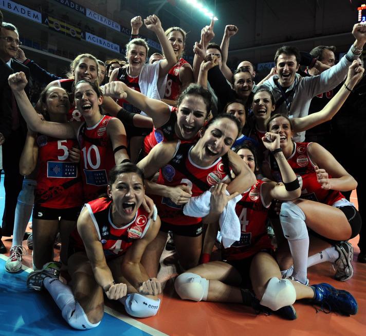 Vakıfbank Güneş Sigorta Türk Telekom'un kadrosu:
Tuğçe Ergenç, Gözde Sonsırma, Gizem Güreşen, Nilay Özdemir, Bahanur Şahin, Mogentela Glinka, Melis Gürkaynak, Özge Kırdar Çemberci, Güldeniz Önal, Bahar Toksoy, Jelena Nikolic, Seray Altay ve Maja Poljak.