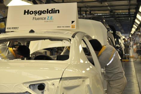 İlk elektrikli Fluence alkışlarla banttan indi