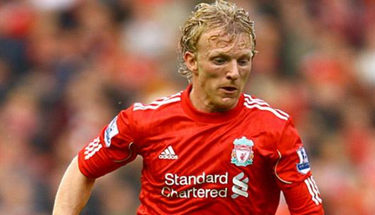 Akşam-İlk bomba Dirk Kuyt

G.Saray'ın transfer stratejisi sadece lig üzerine kurulu değil. Terim, Şampiyonlar Ligi deneyimi yaşamış oyuncularla Avrupa'da da başarılı olacak bir ekip hedefliyor

G.Saray Teknik Direktörü Fatih Terim'in Samsunspor maçından sonra 'Kalitemizi çok daha yukarıya çekecek 1-2 oyuncu arıyoruz' diyerek işaret ettiği isimlerden birinin Liverpool'da forma giyen Dirk Kuyt olduğu ortaya çıktı. 31 yaşındakı Hollandalı oyuncunun da İngiltere'de fazla şans bulamadığı için ayrılmaya sıcak baktığı öğrenildi. Yıldız oyuncunun transferi konusundaki görüşmeleri Başkan Yardımcısı Ali Dürüst'ün yürüttüğü belirtiliyor.