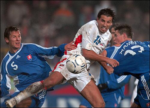 Bu takımda bir sezon geçiren futbolcu John Carew takası ile Lyon'a geçti.