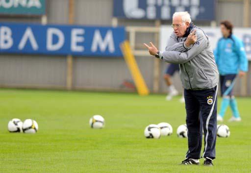 En çok ilgi, Luis Aragonese
Fenerbahçe Teknik Direktörü Luis Aragones, geçtiğimiz ayın basına en çok konu olan teknik direktörü oldu.