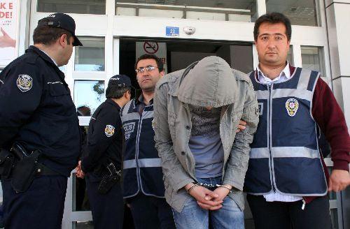 Konya'da terör örgütü operasyonu. DTP İl Başkanı Ayfer A'nın aralarında olduğu 18 kişi PKK ile bağlantılıı oldukları gerekçesiyle gözaltına alındı