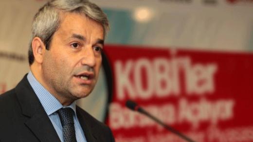 En değerli banka Bank of America oldu

22 Mart:

-60 bin esnaf ve sanatkar ile bunların 120 bin kefilinin kredi kefalet kooperatiflerine olan 490 milyon lirayı bulan anapara borçları yeniden yapılandırılma kapsamına alındı.

-Dünyada bankalar arasındaki en değerli marka Bank of America oldu. İlk 500 bankanın bulunduğu listeye 11 Türk bankası girdi.

25 Mart:

-S&P, Portekiz'in uzun vadeli kredi notunu iki kademe birden düşürerek A-den BBBye indirdi. Kuruluş, Portekiz'in uzun ve kısa vadeli kredi notları görünümünün ise negatif kalmaya devam edeceğini belirtti.

-VakıfBank Genel Müdürlüğünün İstanbul'a taşınması kabul edildi.