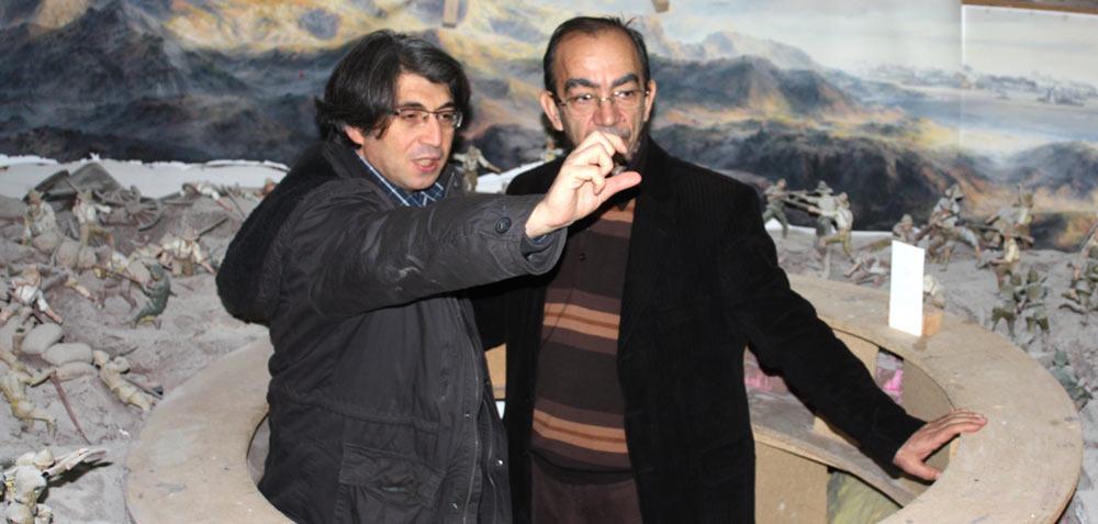 Haber 7 Genel Yayın Yönetmeni Yaşar İliksiz, Haşim Vatandaş'ın kendisine kapılarını açtığı müzenin taslak çalışmalarını hayranlıkla seyretti...