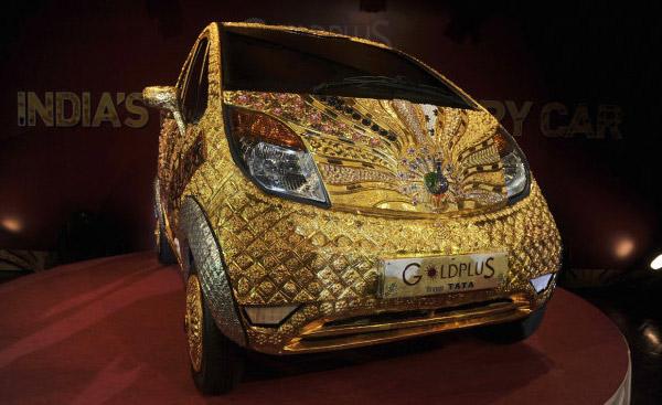 Hint şirketi Tata grubunun ürettiği dünyanın en ucuz otomobili Nano, altın, gümüş ve değerli taşlarla bezenince dünyanın en pahalı otomobiline dönüştürüldü.