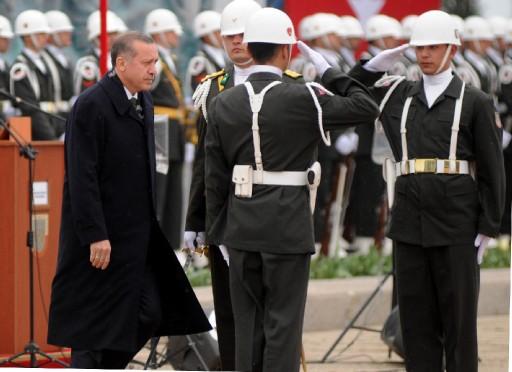 Başbakan Erdoğan ve İlker Başbuğ Şehitler Abidesi'ne ziyarette bulundu. Erdoğan yaptığı konuşmada kahramanlığa vurgu yaptı.