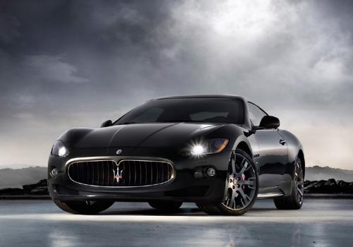 İlk etapta sadece 2 adet ithal edilecek olan Maserati GranTurismo S 300 bin Eurodan başlayan anahtar teslim satış fiyatıyla da dikkat çekiyor.