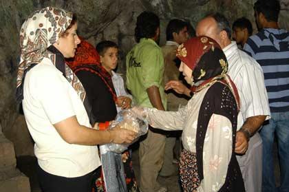 Eshab-ı Kehf mağarasında izdiham
