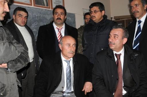 BBP lideri Yazıcıoğlu'nu taşırken düşen hekikoptere ulaşma çabaları aralıksız sürüyor. Helikopter için adeta bir ordu seferber edildi...