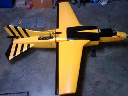 ABDli iki mucit Mike Tassey ve Richard Perkins, ABD ordusuna ait eski bir insansız hava aracını çok daha üstün bir modele dönüştürdü