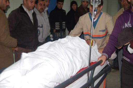 Hatay Kırıkhan'da asker adaylarını taşıyan minibüs kamyonla çarpıştı. Feci kazada 3'ü asker adayı 4 kişi öldü, çoğu ağır 10 yaralı var.